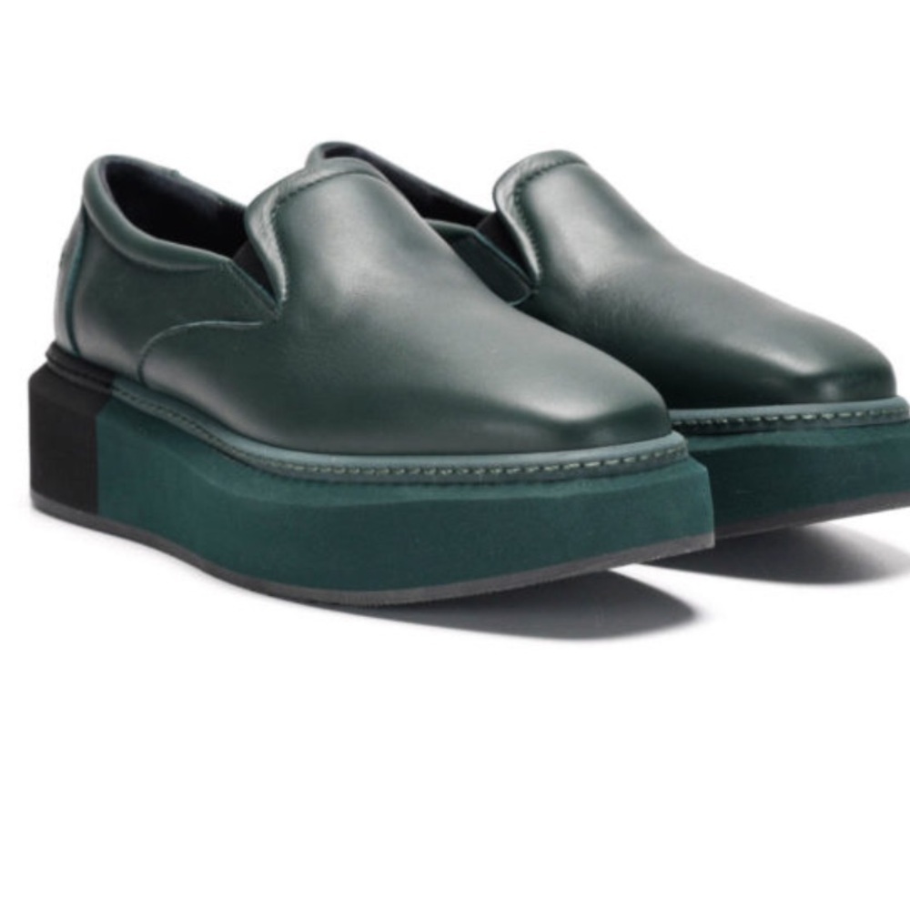 MANUEL BARCELO
Oxford leather slip-ons
Green Slip-On Platform Loafers
